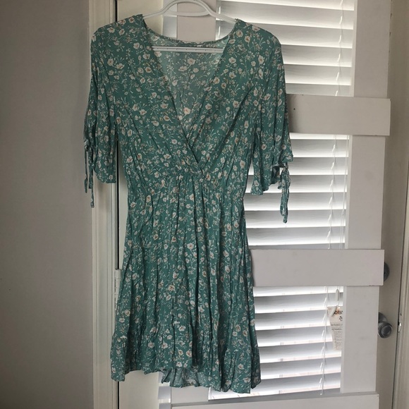 Amazon Dresses & Skirts - Green Flower Swing Dress